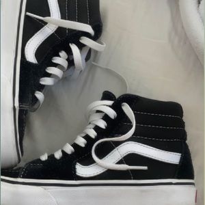 Women’s Sk8-hi vans